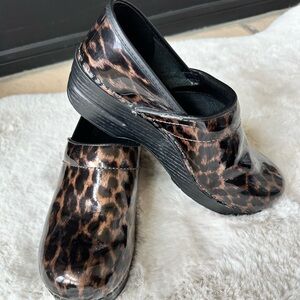 ⭐️ DANSKO WOMENS CLOGS ⭐️ size 37